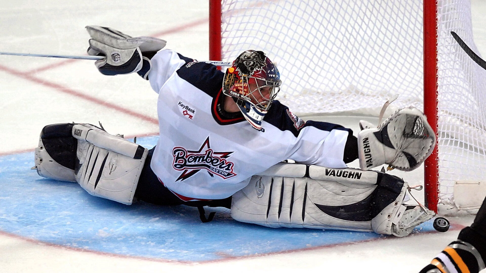 开云体育网页入口-国际足球的未来：AI裁判助力比赛公正，技术革新引关注，国际知名足球裁判